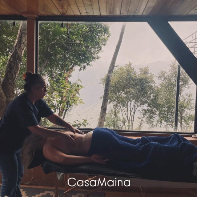 Para nosotros la terapia Chamánica es mucho más que un simple masaje para relajarse es reconectar puntos energéticos y abrir canales linfáticos , es comunicarse con el cuerpo del paciente y trabajar en cada contractura pues detras de cada una, hay una emoción,un sentimiento que provoca una respuesta en nuestros cuerpos.... Esto no es Marketing esto es Sanación cuerpo mente y alma .... #casamaina
#sanjosedelpacifico #sanacion #relajacion #masajes